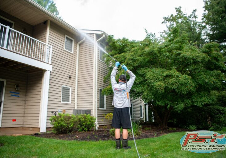 Pressure washing gun